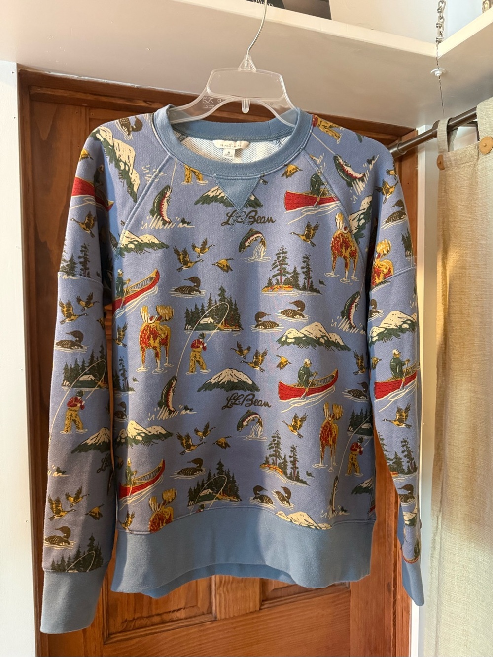L.L. Bean Men's Blue Outdoor Print Crewneck Sweater - Size Medium